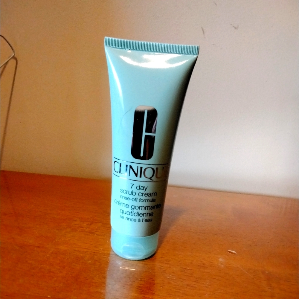 CLINIQUE 7 DAY SCRUB, FULL SIZE, NEW